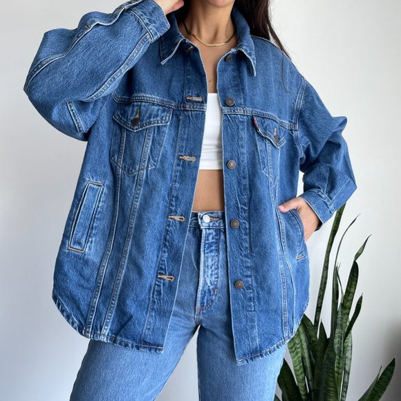 Levi's Jackets & Blazers - NWT Levi's denim oversized trucker jean jacket